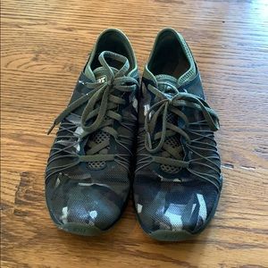 Nike tennis shoes, size 8.5